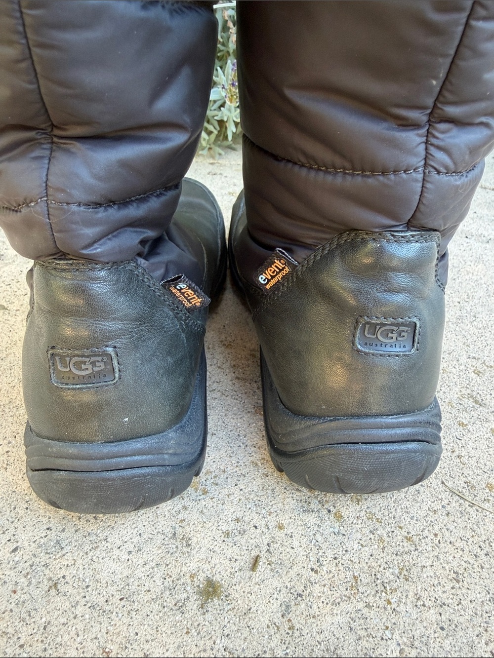 UGG Women's Black Quilt Puffer Sweater Cuff Waterproof Boots Size 8 - Picture 4 of 8